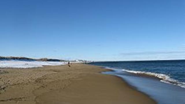 Salisbury_Beach,_MA.jpg 