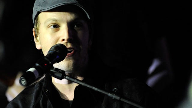 gavindegraw_story.jpg 