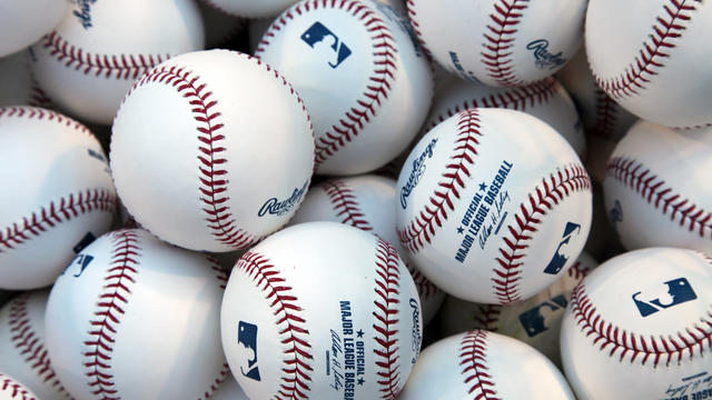 baseballs.jpg 