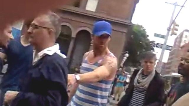 ryan gosling breaks up fight in new york 