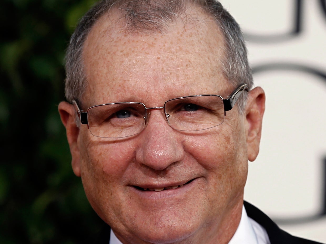 Ed O'Neill's Walk of Fame star in front of shoe store - CBS News