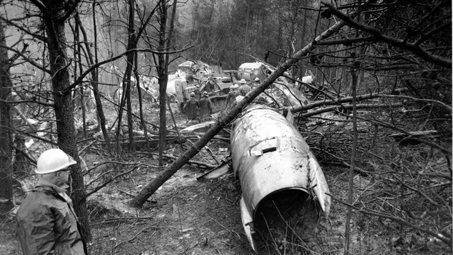 Marshall_plane_crash_AP7011150948.jpg 