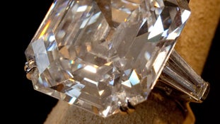 AP110902044574.jpg 