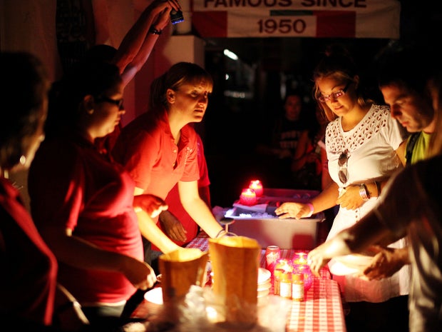 San Diego pizza restaurants serves up dinner in the dark 