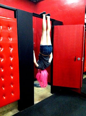 LOL-worthy "batman-ing" photos, it's the new "planking" 