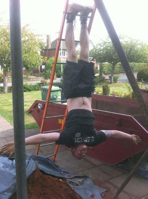 LOL-worthy "batman-ing" photos, it's the new "planking" 