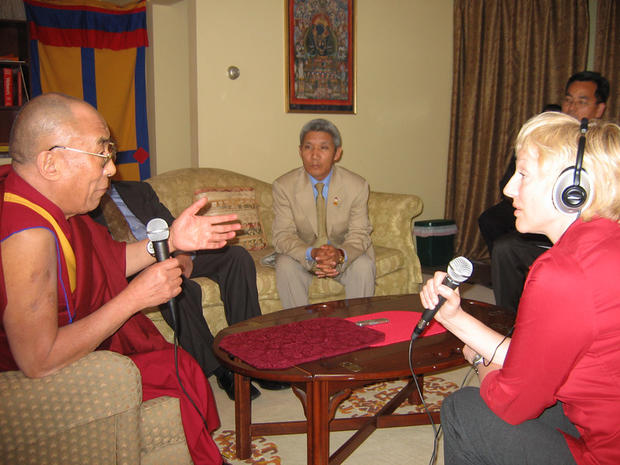 eleanor-mondale-with-the-dalai-lama.jpg 
