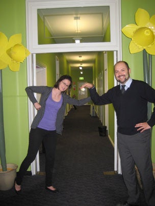 LOL-worthy "teapotting" photos - it's the new "planking" 