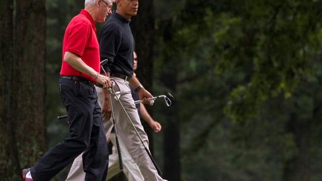 110924-obama-clinton-golf-AP110924142927.jpg 