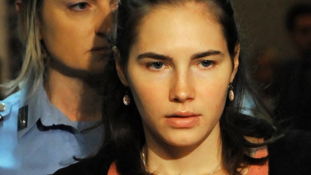 Amanda Knox seen in court 