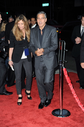 009-clooney-carpet.gif 