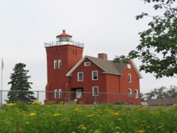 12/23/11- Guide to Romantic New Year's Getaways – The Lighthouse B&amp;B, Two Harbors 