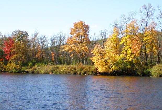 fall-colors-kettle-river.jpg 
