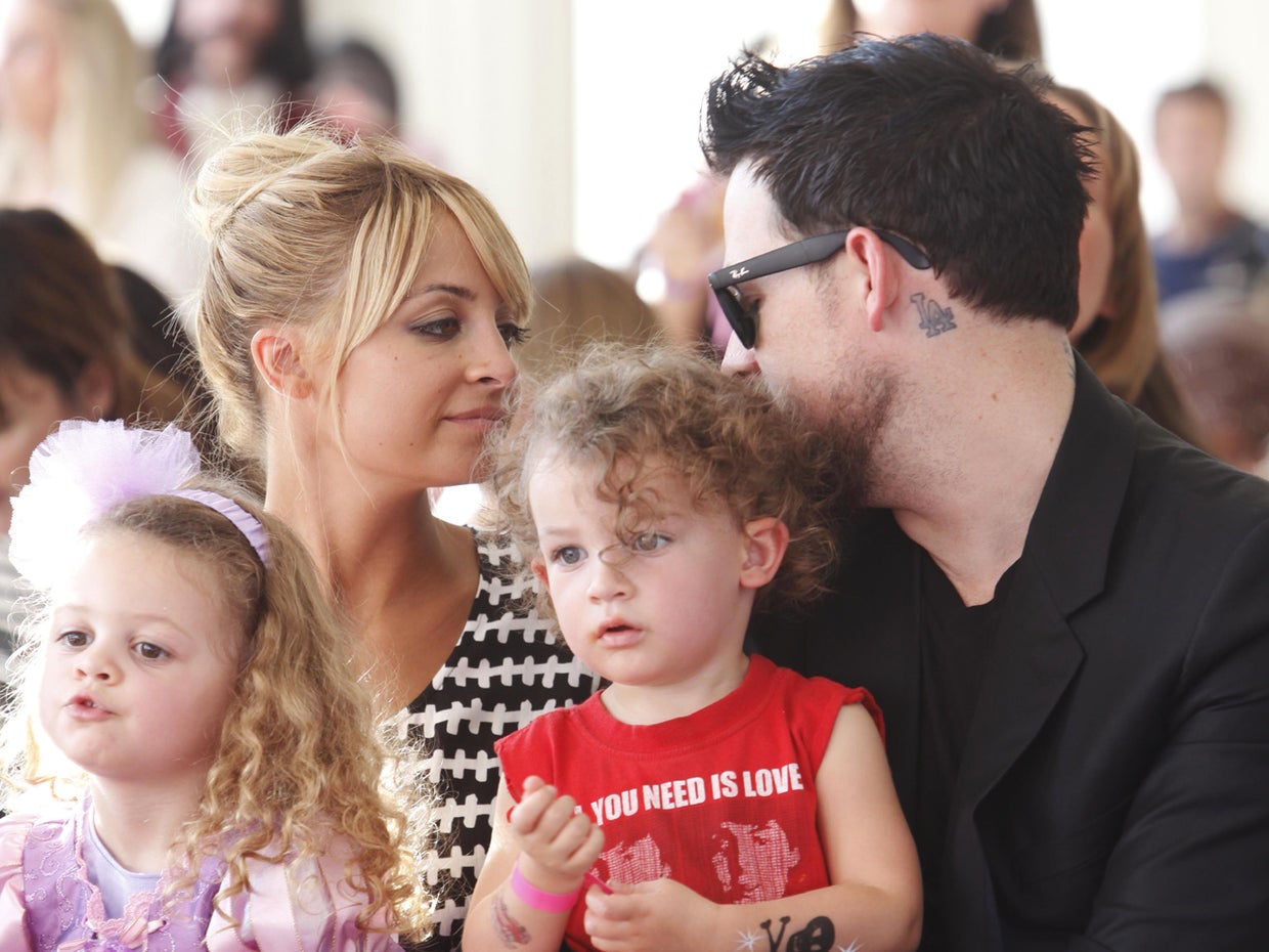 Nicole Richie takes her prince and princess to London for Rapunzel's