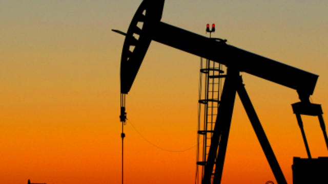 oil-drill-at-sunset.jpg 