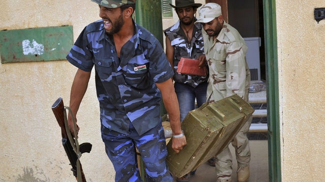 Libya fighters take revenge 