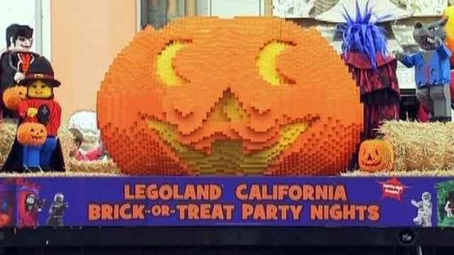 World's largest Lego pumpking unveiled in LA 