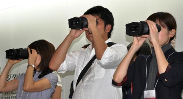 Trying DEV-3 digital binoculars 