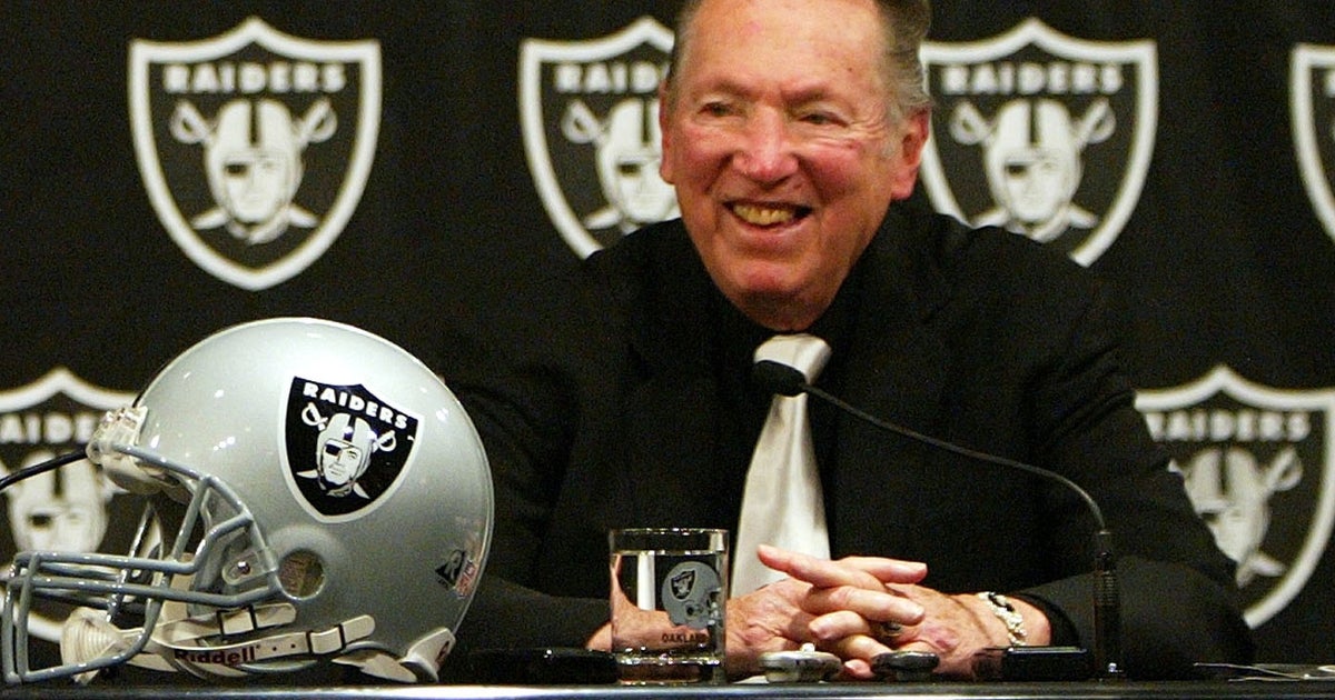 Raiders owner Al Davis dead at 82 - CBS News