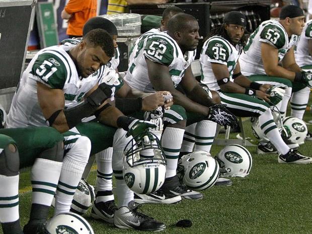 FOXBORO, MA - OCTOBER 9: The bench of the New York Jets reacts in the final moments of a game with New England Patriots at Gillette Stadium on October 9, 2011 in Foxboro, Massachusetts. (Photo by Jim Rogash/Getty Images) 