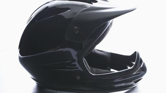 racing-helmet-generic.jpg 