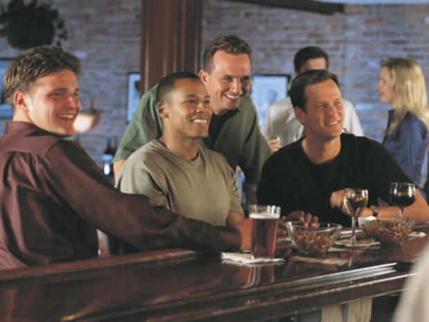 11/10 - how to be a gentleman - sports bars - sport bar thinkstock 
