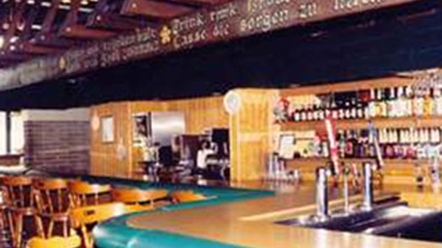 conleyinnbar.jpg 