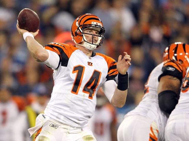 Andy Dalton throws the ball 