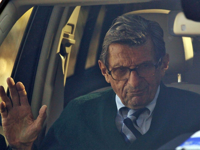 Joe Paterno arrives home 