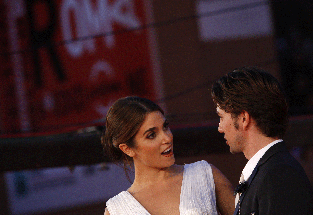 034-rome-nikki-reed.gif 