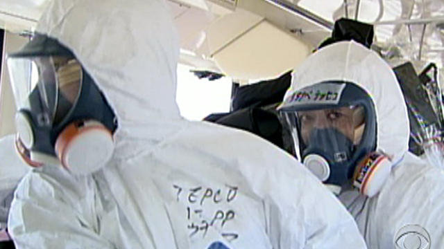 Reporters get first tour of Fukushima plant  