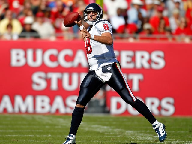 Matt Schaub throws a pass 
