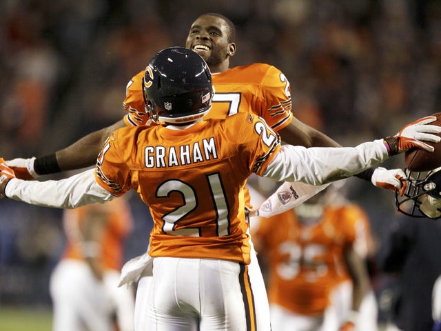 Corey Graham celebrates his interception 