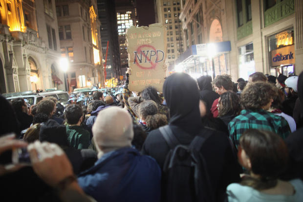 Police Move In To Clear Occupy Wall Street Camp In Zuccotti Park 
