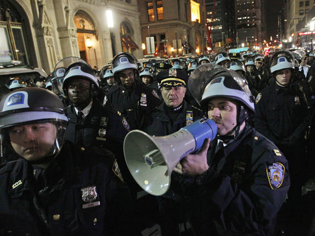 Police officers disperse Occupy Wall Street protesters 