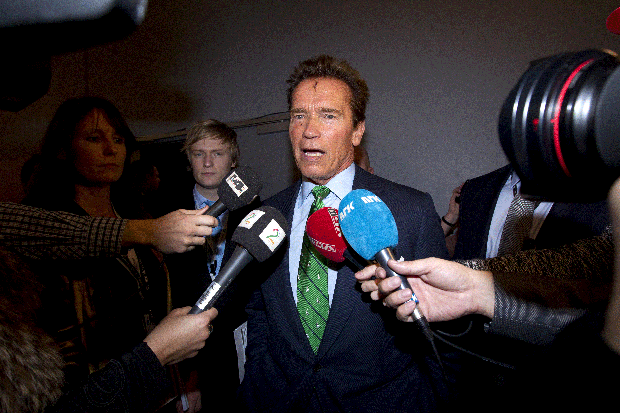 002-arnold.gif 