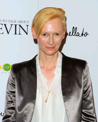 022-kevin-tilda.gif 