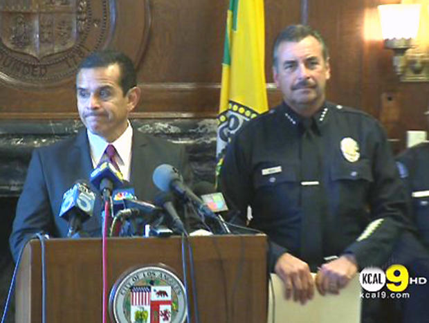 Mayor Villaraigosa And LAPD Chief Beck Order Occupy LA Protesters To Move 