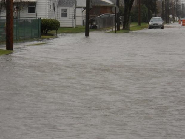 m-39-flooding-and-flooded-streets-near-outer-dr-m-39-11-29-11-002.jpg 