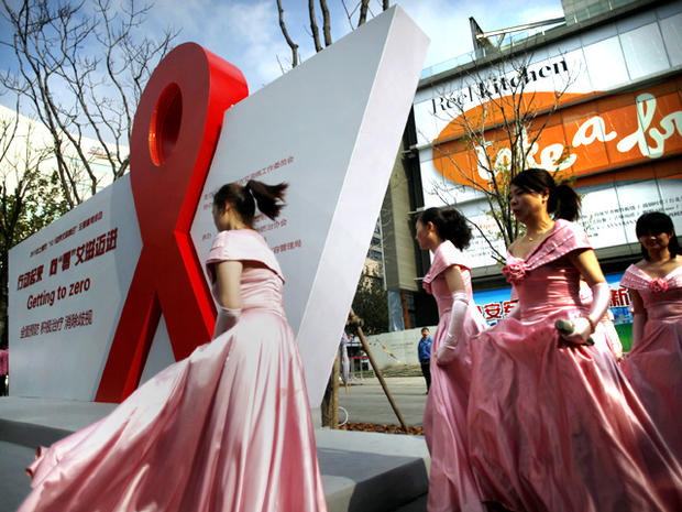 worldAIDSday-AP11120103287.jpg 