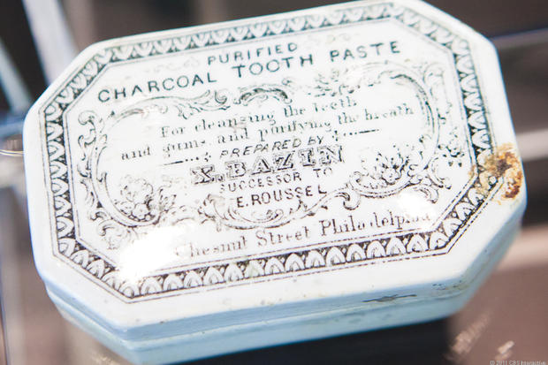 Container for charcoal toothpaste 