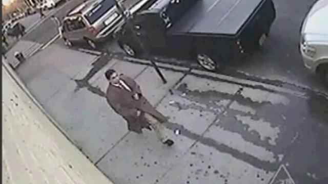 surveillance-footage-of-suspect-in-shooting-of-nypd-officers-in-queens-12-2-11.jpg 