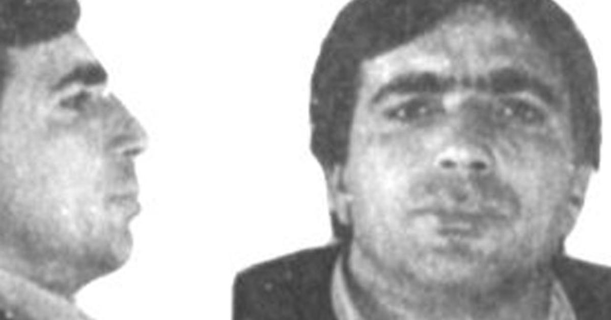 Top Italian mobster found in underground bunker - CBS News