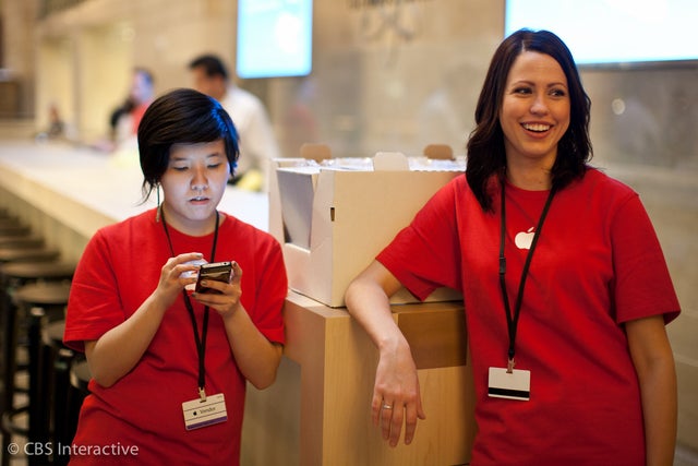 07_apple_store_grand_central_december9opening_cnet.jpg 