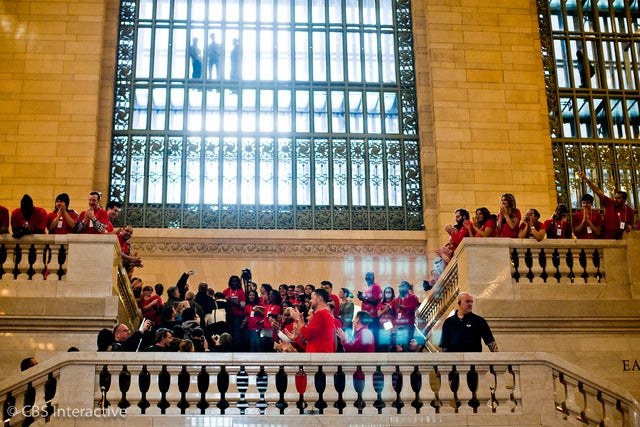 21_apple_store_grand_central_december9opening_cnet.jpg 
