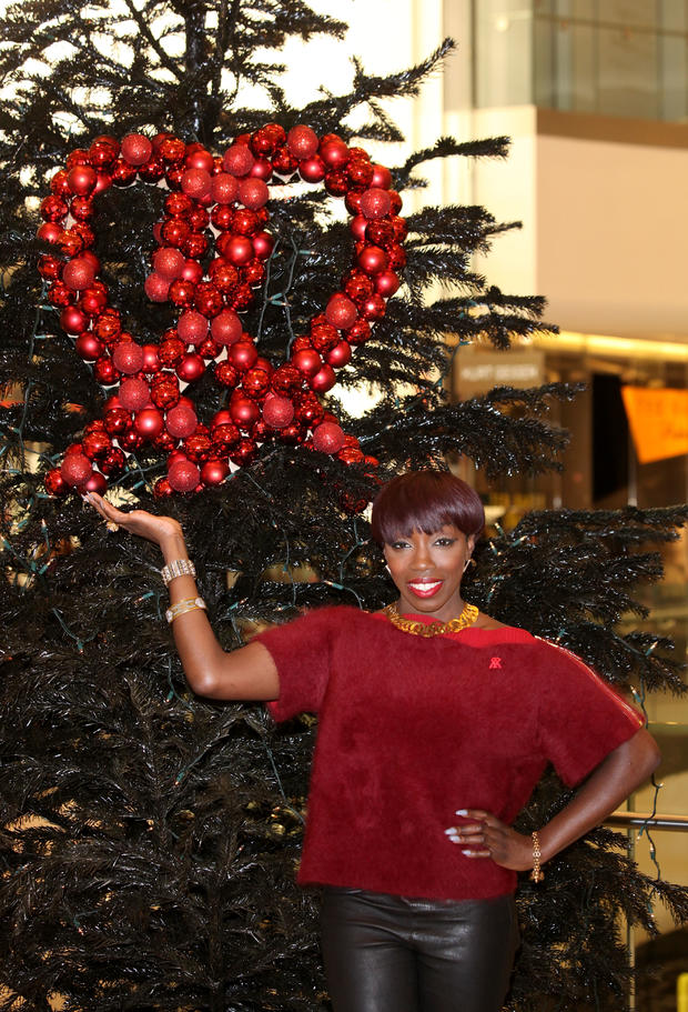 Estelle To Switch On The Kenneth Cole Christmas Tree Lights At House of Fraser, Westfield London 