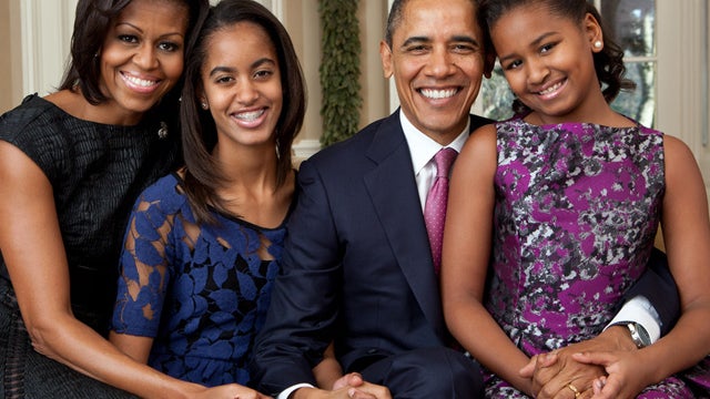 obama_family_portrait_2011.jpg 