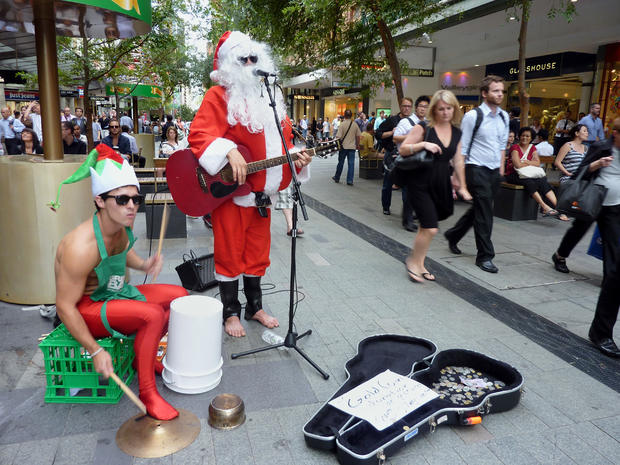 santa-and-elf-musicians.jpg 