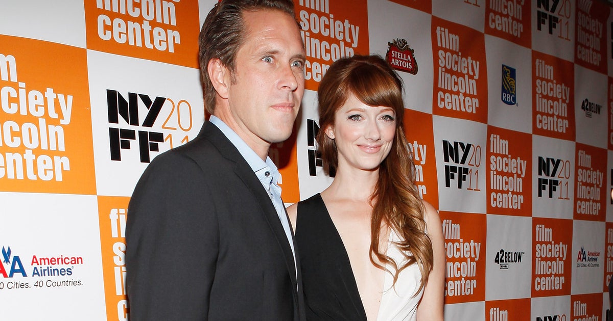 Judy Greer gets married CBS News