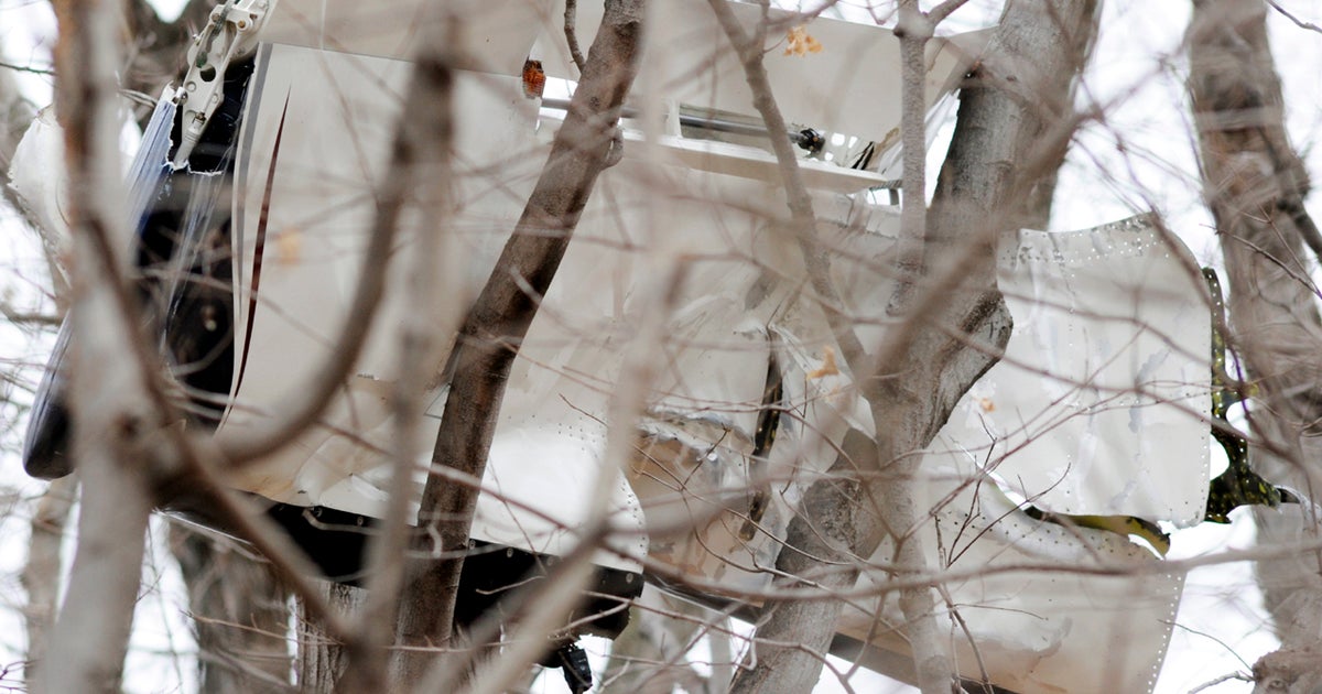 Pilot warned of icing before N.J. plane crash CBS News